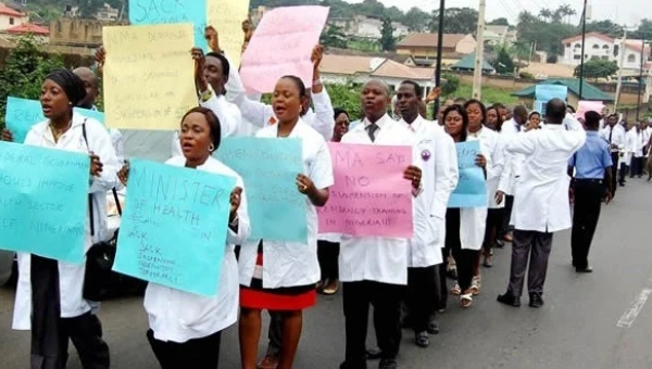 DOCTORS TO BEGIN NATIONWIDE STRIKE THURSDAY OVER WELFARE ISSUES