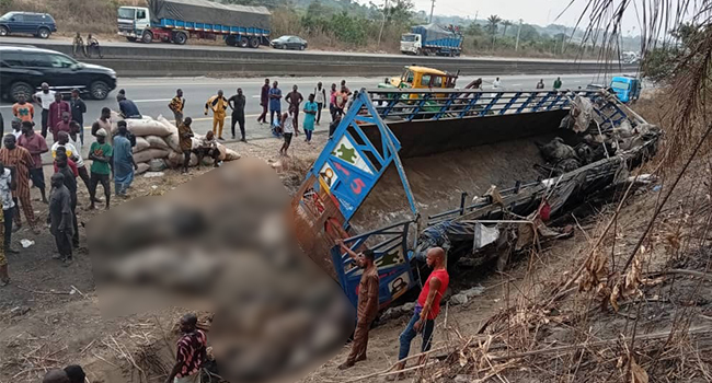 FRSC WARNS AS TRAILER CRASH CLAIMS 6 LIVES ON LAGOS–IBADAN EXPRESSWAY