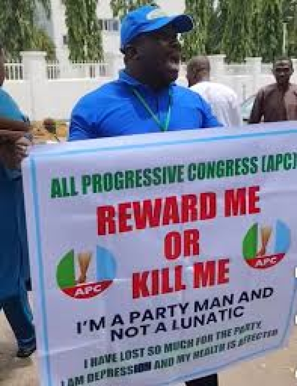 ‘REWARD OR KILL ME’, AGGRIEVED APC SUPPORTER PROTESTS IN ABUJA