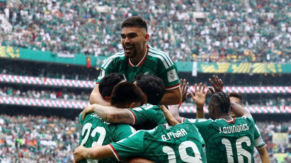 WORLD CUP: MEXICO BEAT SOUTH AFRICA AS BAFANA SEE TWO PLAYERS SENT OFF
